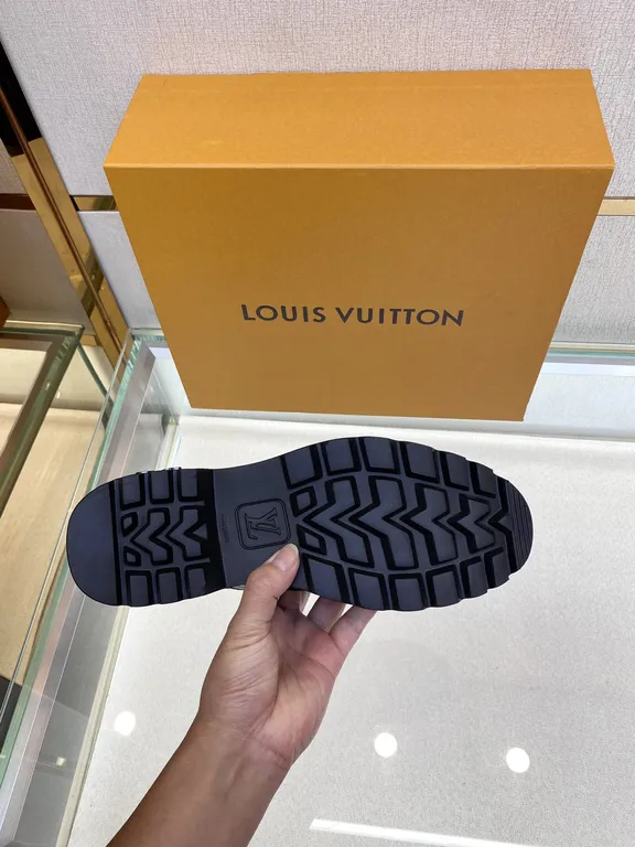 Louis Vuitton Shoe 